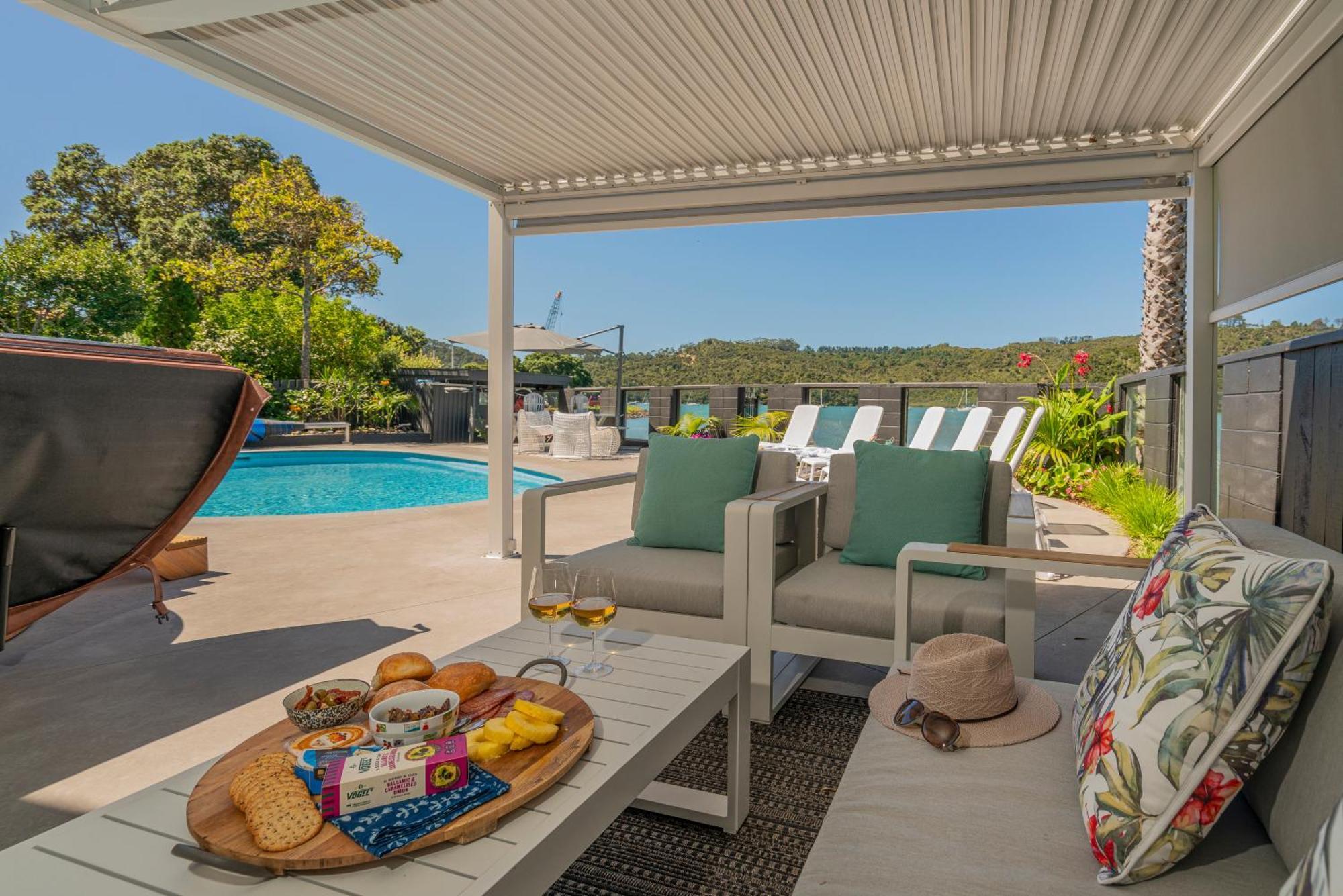 Oceans 88 Whitianga Coastal Suites Экстерьер фото
